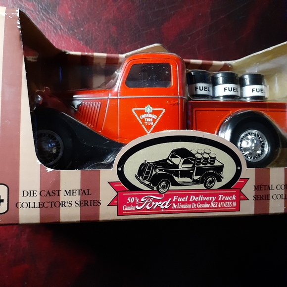 NIB Can Tire 1950's Die Cast Fuel Delivery Collectible Truck $12.50 🇨🇦 ships - Picture 5 of 16